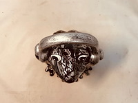 Gedecoreerd kikker sculptuur - afbeelding 4 van  5