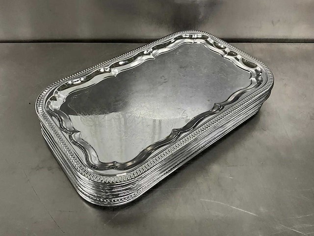 Gedecoreerde serveerschaal (16x) - afbeelding 1 van  3