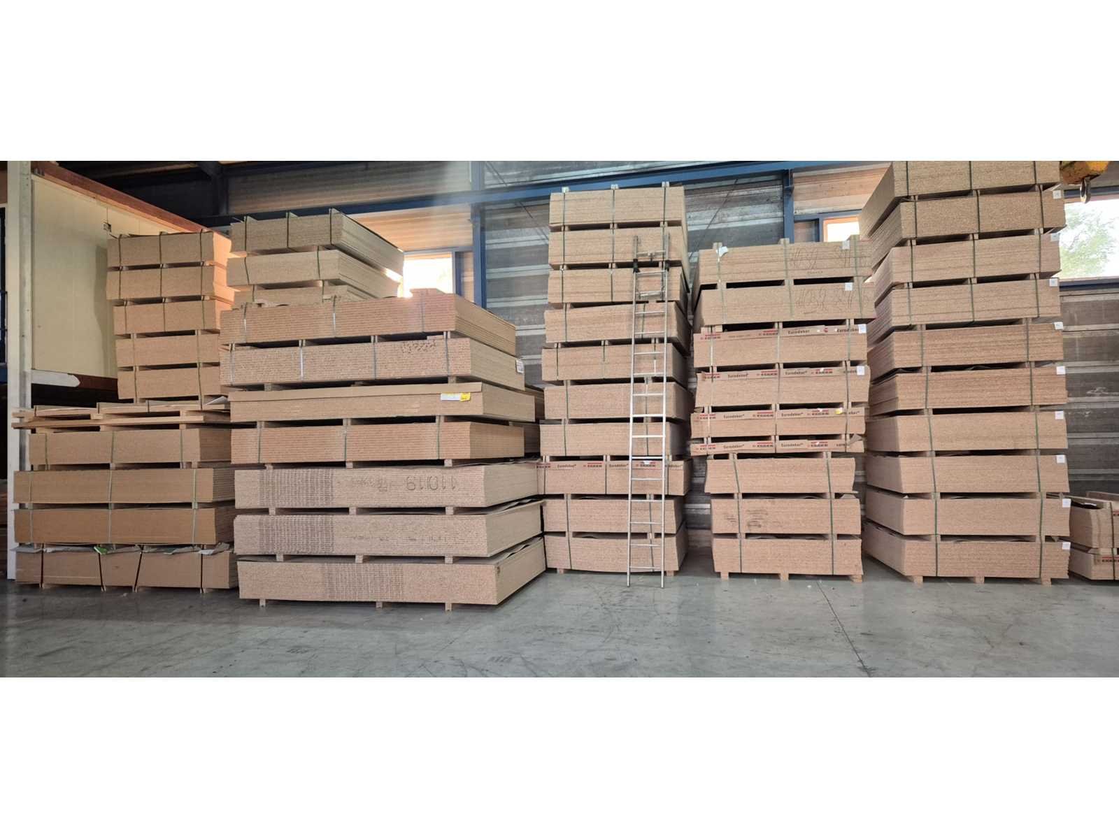 Gedelamineerde spaanplaat, machines en gereedschappen