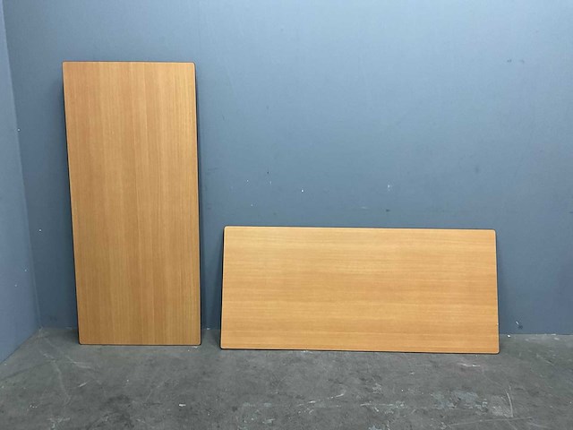 Gedemonteerd bureau (2x) - afbeelding 1 van  3