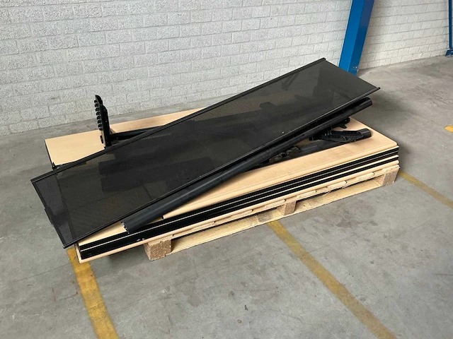 Gedemonteerd bureautafel - afbeelding 3 van  8