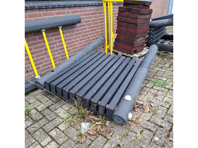Gedemonteerd speeltoestel - afbeelding 10 van  28