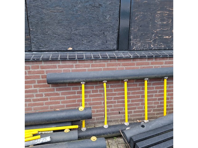 Gedemonteerd speeltoestel - afbeelding 11 van  28