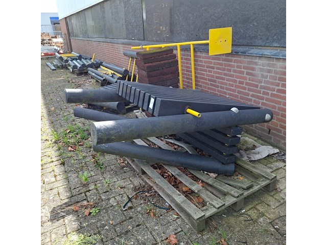 Gedemonteerd speeltoestel - afbeelding 15 van  28