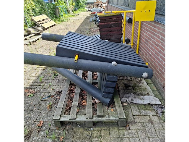 Gedemonteerd speeltoestel - afbeelding 16 van  28