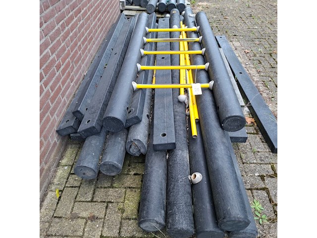 Gedemonteerd speeltoestel - afbeelding 24 van  28