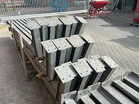 Gedemonteerde loods / schuur 36 x 12 m – verzinkte staalconstructie met houten gordingen - afbeelding 2 van  24