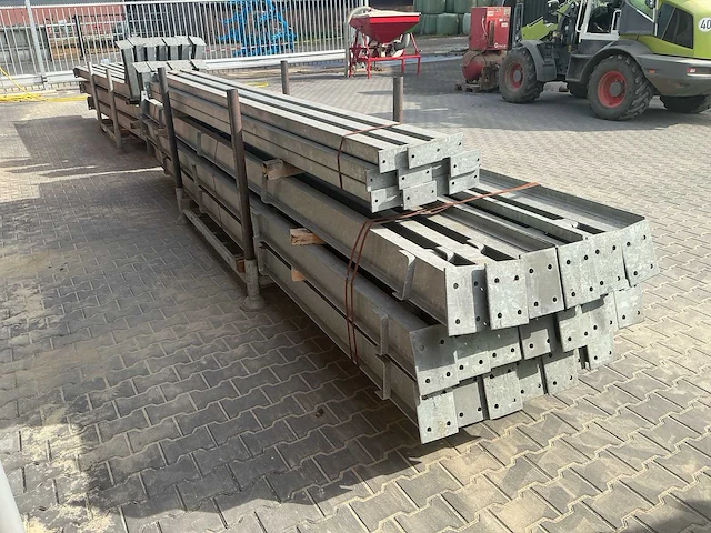 Gedemonteerde loods / schuur 36 x 12 m – verzinkte staalconstructie met houten gordingen - afbeelding 23 van  24