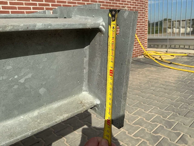 Gedemonteerde loods / schuur 36 x 12 m – verzinkte staalconstructie met houten gordingen - afbeelding 10 van  24