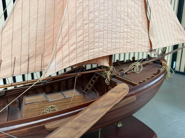 Gedetailleerd houten scheepsmodel botter 1912 - afbeelding 7 van  8