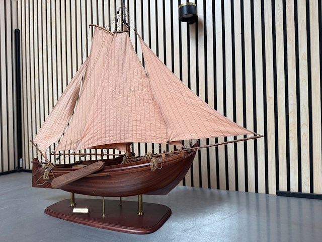 Gedetailleerd houten scheepsmodel botter 1912 - afbeelding 8 van  8