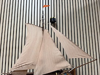 Gedetailleerd houten scheepsmodel enkhuizer bol 1902 lengte 90 cm - afbeelding 2 van  10