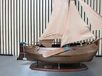 Gedetailleerd houten scheepsmodel enkhuizer bol 1902 lengte 90 cm - afbeelding 4 van  10