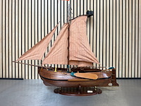 Gedetailleerd houten scheepsmodel enkhuizer bol 1902 lengte 90 cm - afbeelding 1 van  8