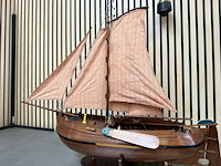 Gedetailleerd houten scheepsmodel enkhuizer bol 1902 lengte 90 cm - afbeelding 5 van  8
