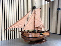 Gedetailleerd houten scheepsmodel enkhuizer bol 1902 lengte 90 cm - afbeelding 8 van  8