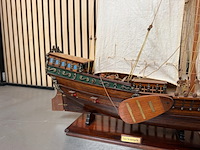 Gedetailleerd houten scheepsmodel fries stratenjacht - afbeelding 8 van  15