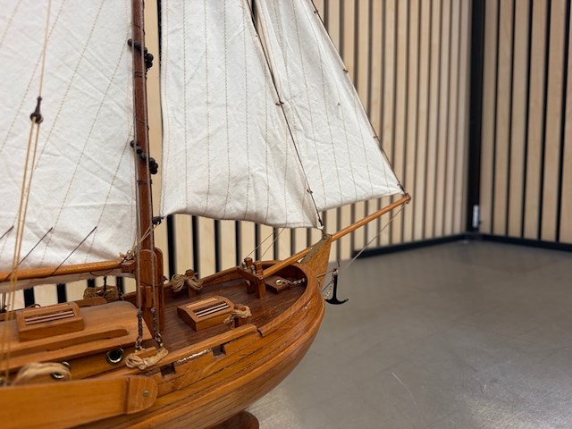 Gedetailleerd houten scheepsmodel neeltje jacoba lengte 60 cm - afbeelding 7 van  9