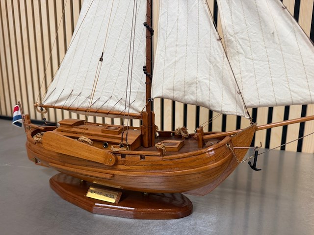 Gedetailleerd houten scheepsmodel neeltje jacoba lengte 60 cm - afbeelding 8 van  9