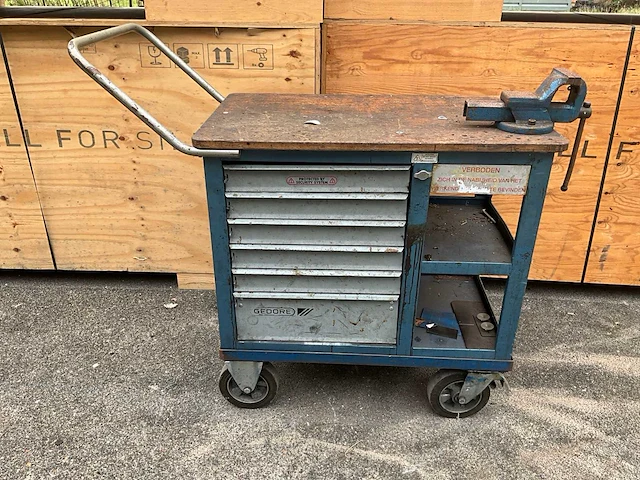 Gedore gereedschapswagen/werkbank 95x55x97cm v.v. matador bankschroef 120mm - afbeelding 1 van  4