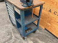 Gedore gereedschapswagen/werkbank 95x55x97cm v.v. matador bankschroef 120mm - afbeelding 2 van  4