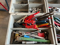 Gedore, knipex partij handgereedschap op tafel - afbeelding 4 van  13