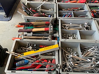 Gedore, knipex partij handgereedschap op tafel - afbeelding 11 van  13