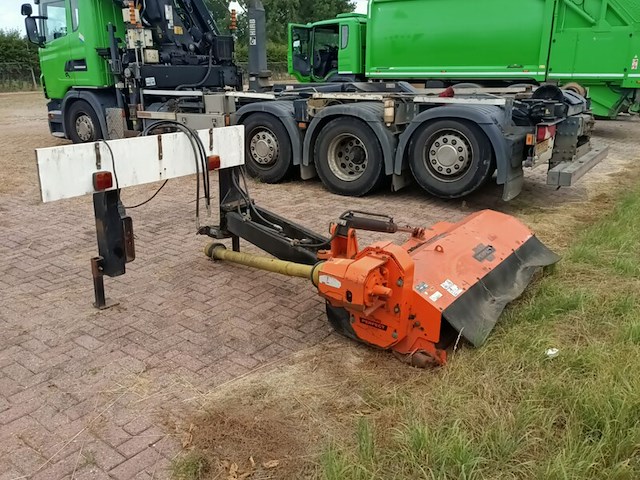 Gedragen klepelmaaier, perfect, zw-180, 2009 - afbeelding 1 van  10