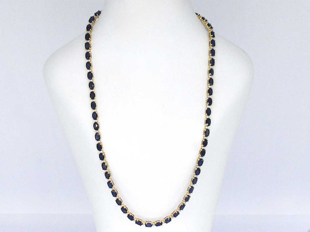 Geelgouden collier met diamanten en saffier - afbeelding 2 van  9