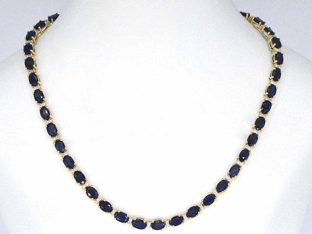 Geelgouden collier met diamanten en saffier - afbeelding 1 van  8