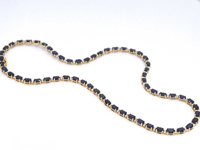 Geelgouden collier met diamanten en saffier - afbeelding 5 van  8