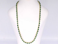 Geelgouden collier met diamanten en smaragd - afbeelding 2 van  7