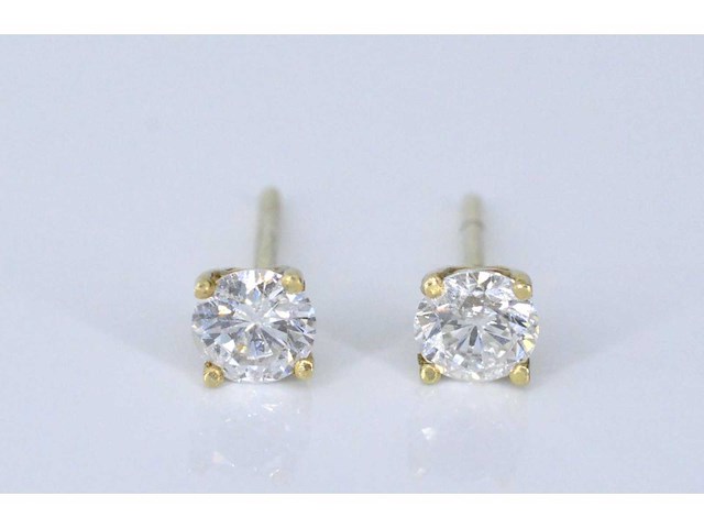 Geelgouden diamanten oorbellen 0.80 carat - afbeelding 4 van  4