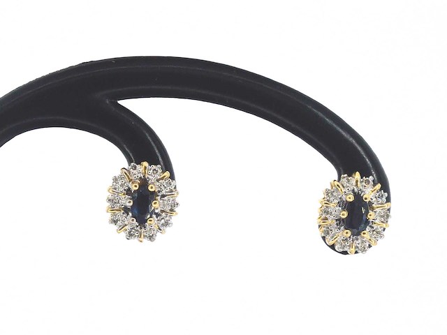 Geelgouden oorbellen saffieren en diamanten - afbeelding 1 van  9