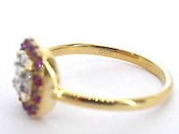 Geelgouden ring met diamanten en robijn - afbeelding 2 van  10
