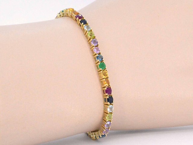 Geelgouden tennisarmband met multi colour edelstenen - afbeelding 3 van  10