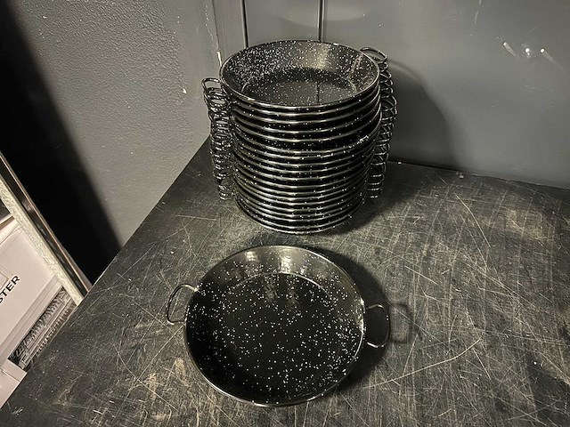 Geëmailleerde paella pannen (18x) - afbeelding 2 van  3
