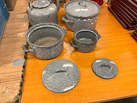 Geëmailleerde pannen en ketel (4x) - afbeelding 3 van  4