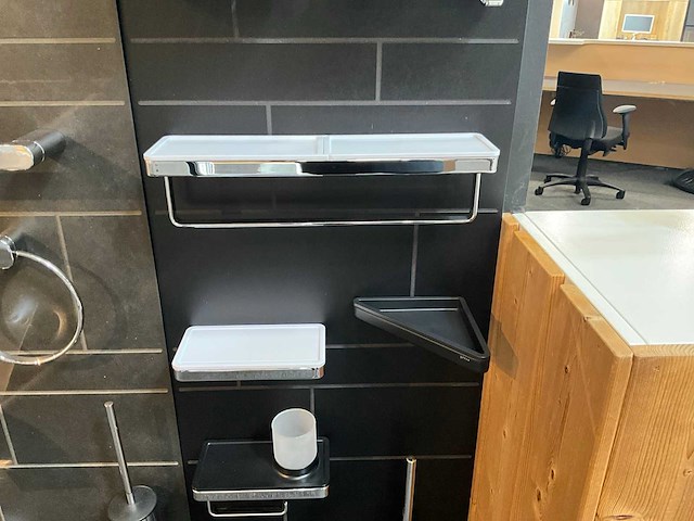 Geesa - frame - toilet- en badaccessoires - afbeelding 3 van  5