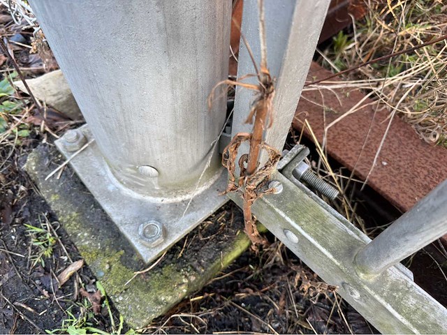 Gegalvaniseerd hekwerk (5,80x2,00 mtr) - afbeelding 8 van  8