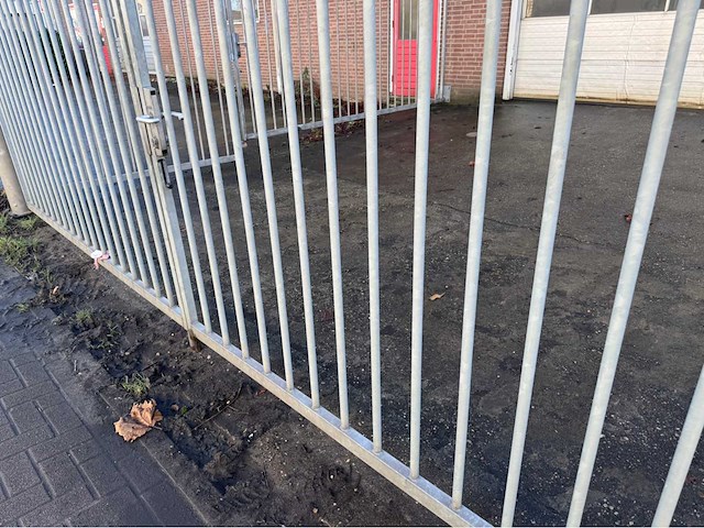 Gegalvaniseerd hekwerk (5,80x2,00 mtr) - afbeelding 9 van  12