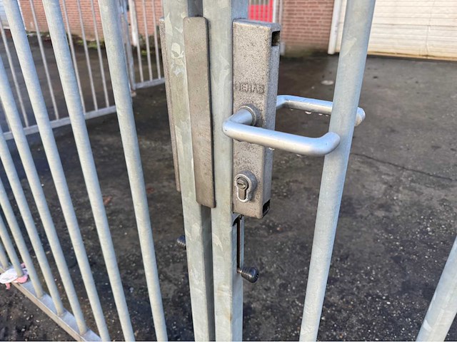 Gegalvaniseerd hekwerk (5,80x2,00 mtr) - afbeelding 10 van  12