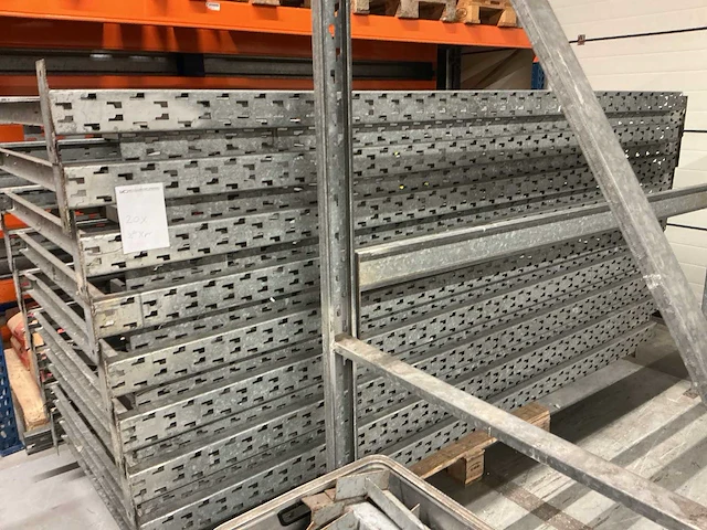 Gegalvaniseerd pallet en kledingstelling - afbeelding 3 van  11