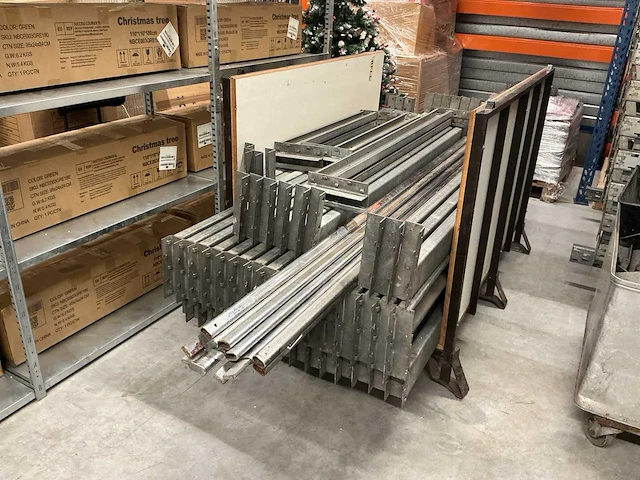 Gegalvaniseerd pallet en kledingstelling - afbeelding 8 van  11
