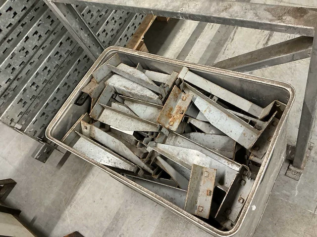 Gegalvaniseerd pallet en kledingstelling - afbeelding 10 van  11