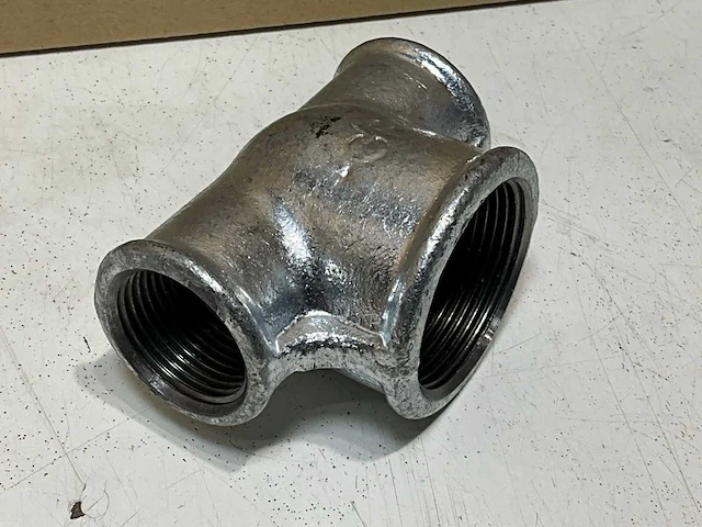 Gegalvaniseerd t-stuk 1,5x1x1 (24x) - afbeelding 2 van  5