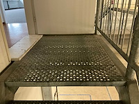 Gegalvaniseerd trap met bordes - afbeelding 5 van  6