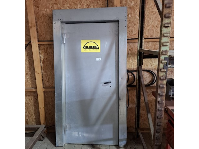 Gegalvaniseerde deur met kozijn - afbeelding 1 van  4