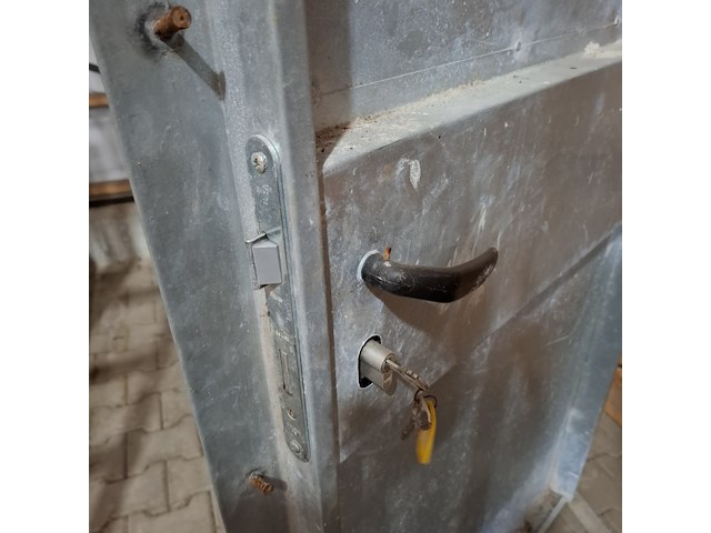 Gegalvaniseerde deur met kozijn - afbeelding 4 van  4