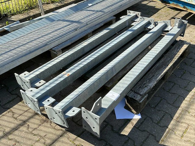 Gegalvaniseerde hekpalen (4x) - afbeelding 1 van  3
